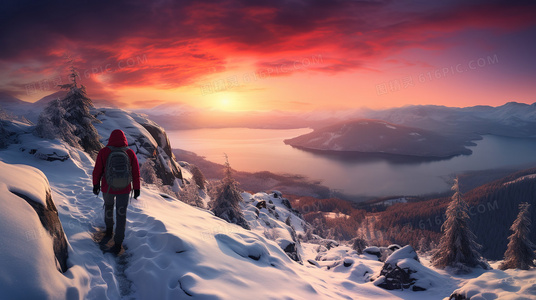 透过豆瓣影评深度解读英雄教室中的英雄主义重构